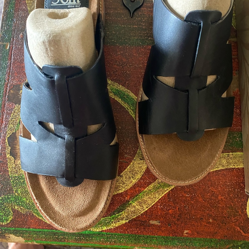 Sofft brand Black women’s sandals